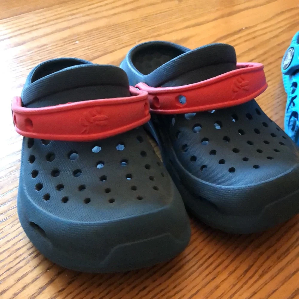 266. Joybee toddler clogs